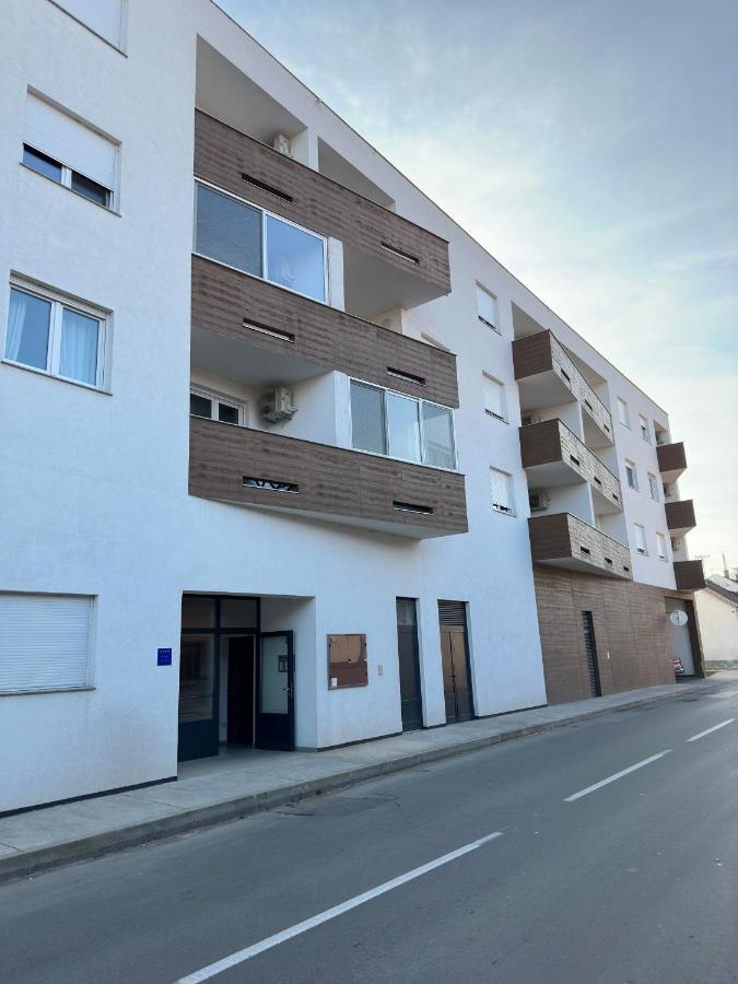 City Rent 1 Osijek Luaran gambar