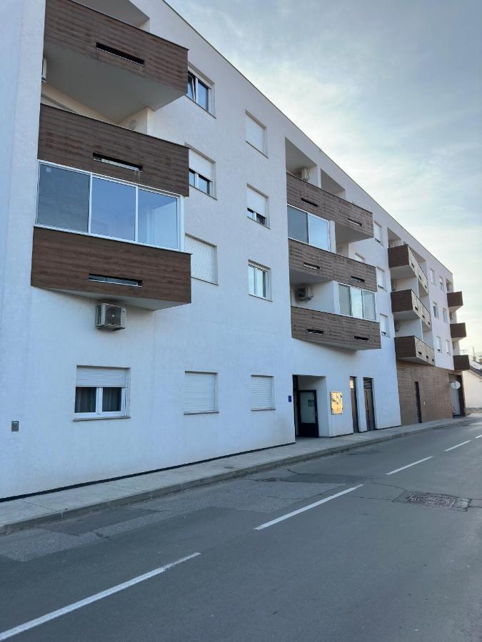 City Rent 1 Osijek Luaran gambar